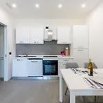 Symphony House By Design شقة *