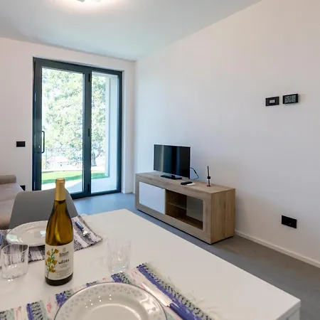 Symphony House By Design Apartman *