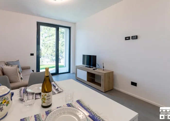 Symphony House By Design Apartman *